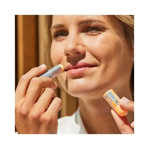Isdin Lip Protector SPF30 Hydrating Lip Balm 4g thumbnail 3